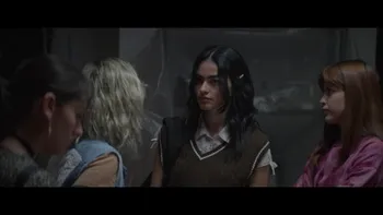 Image Ella Camina Sola